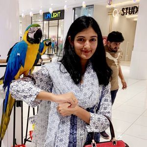 Meet your Posher, Saima